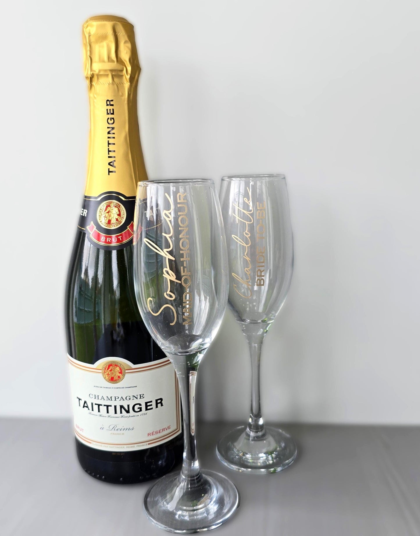 Prosecco glass or Champagne flute decorated with high shine glitter stem and personalised with a name in decorative font and wedding roll – Bride, Groom, Mother of the Bride, Bridesmaid, Sister of the bride, Maid of Honour.
